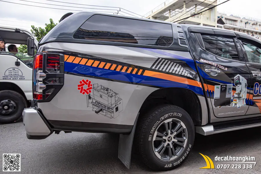 Tem Quảng Cáo Combitech Trên Xe Bán Tải Mitsubishi Triton - Ảnh 4