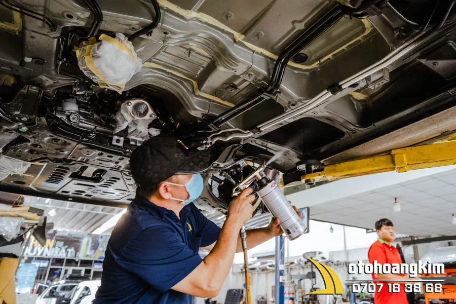 Phủ gầm hãng Forch cho Kia Carnival - Ảnh 2