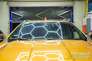 Dán phim cách nhiệt Avery Dennison kính lái