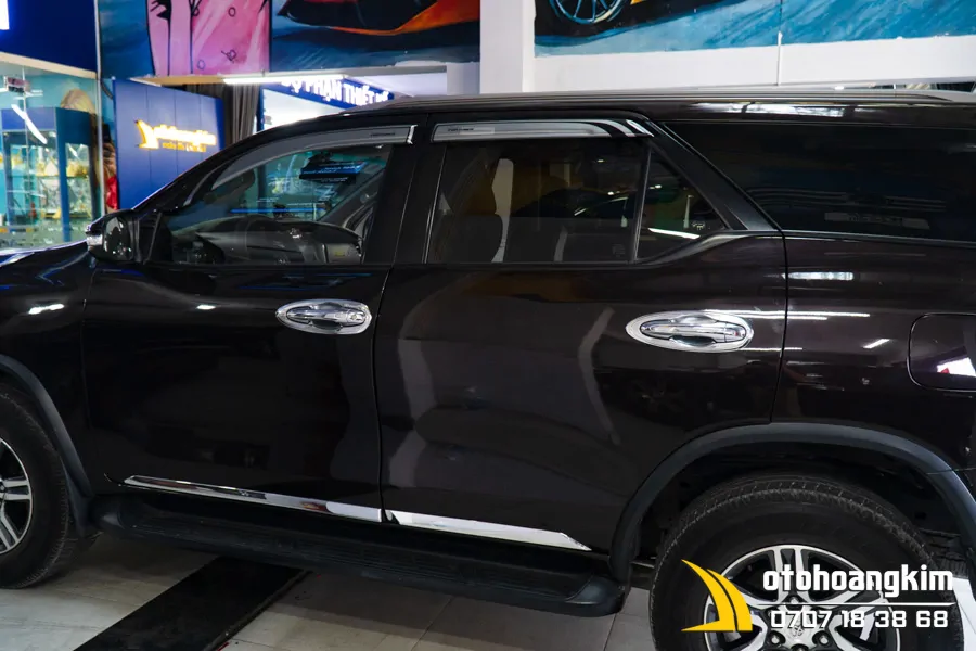 Chén Cửa Toyota Innova 8 Miếng 2017 - Ảnh 3