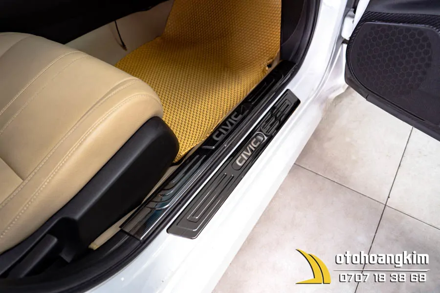 Nẹp Bước Chân Ngoài Honda Civic 2017 Chất Liệu Titan - Ảnh 3