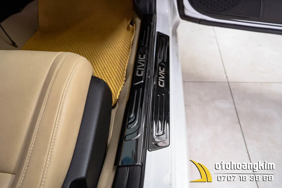 Nẹp Bước Chân Ngoài Honda Civic 2017 Chất Liệu Titan - Ảnh 2