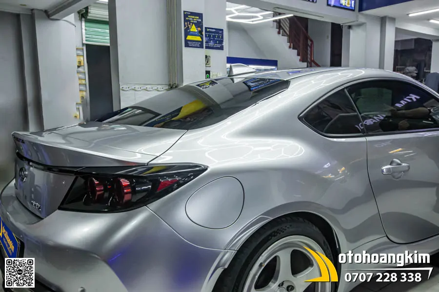Subaru BRZ dán đổi màu bạc Chrome - Ảnh 3