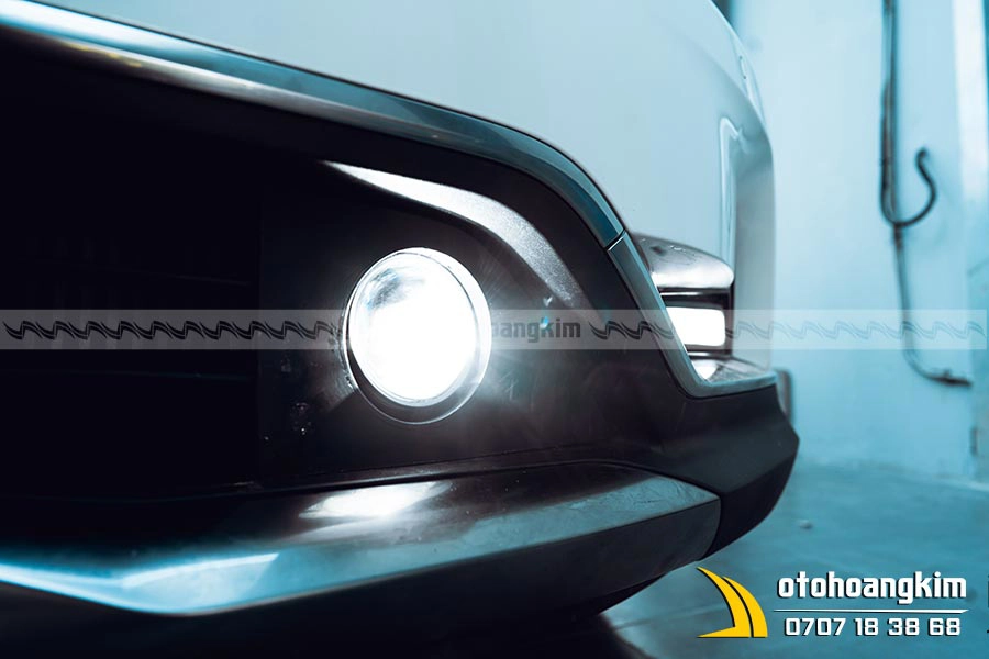 Đèn gầm xe Kia Carnival - Ảnh 1