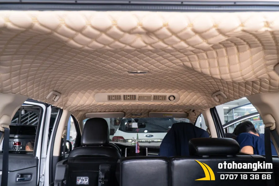 Bọc La Phông Trần 5D Cho Xe 7 Chỗ - Ảnh 7