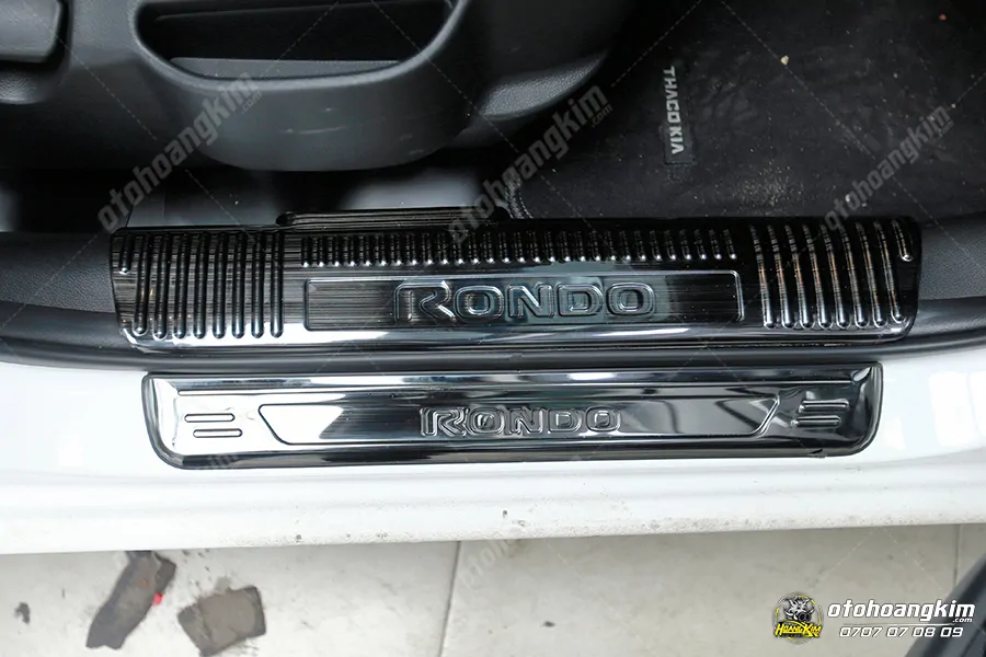 Nẹp bước chân trong Kia Rondo [2017-2020] - Ảnh 4