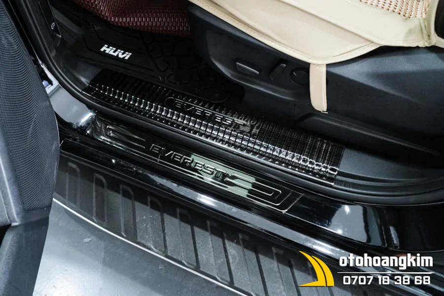 Nẹp Bước Chân Ngoài Ford Everest 2017+ Titan - Ảnh 3