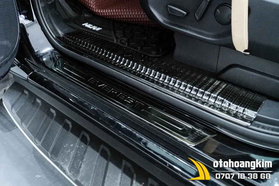 Nẹp Bước Chân Ngoài Ford Everest 2017+ Titan - Ảnh 2