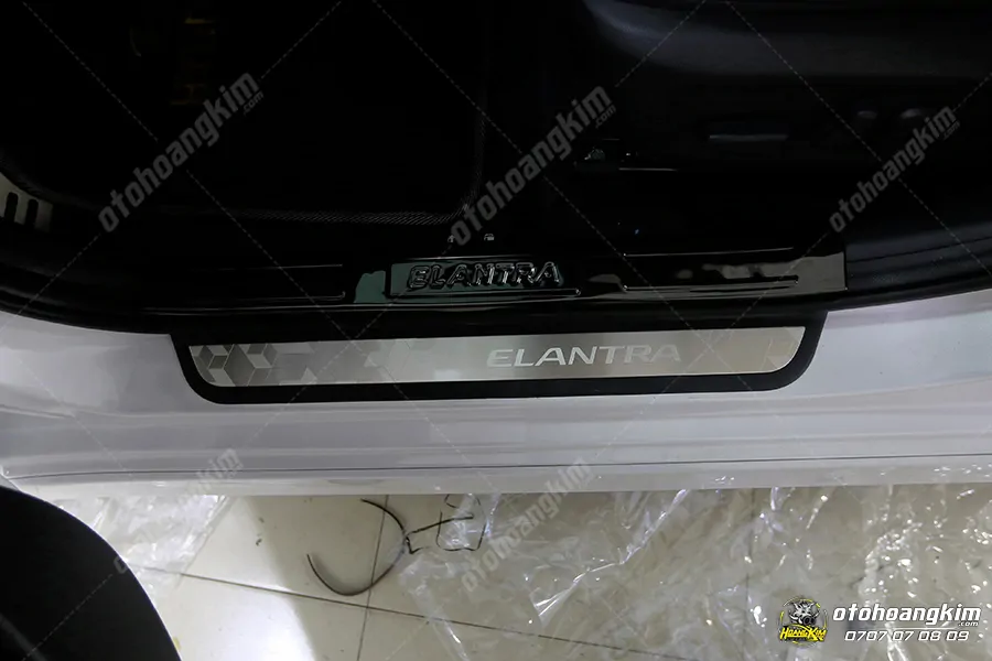 Nẹp bước chân trong Hyundai Elantra [2017-2019] titan - Ảnh 4