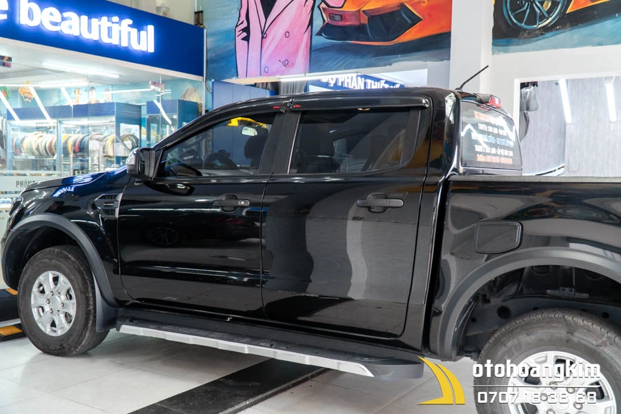 Nắp xăng Ford Ranger [2017-2021] đen - Ảnh 1