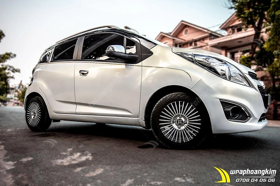 Dán đổi màu Candy trắng Chevrolet Spark - Ảnh 1