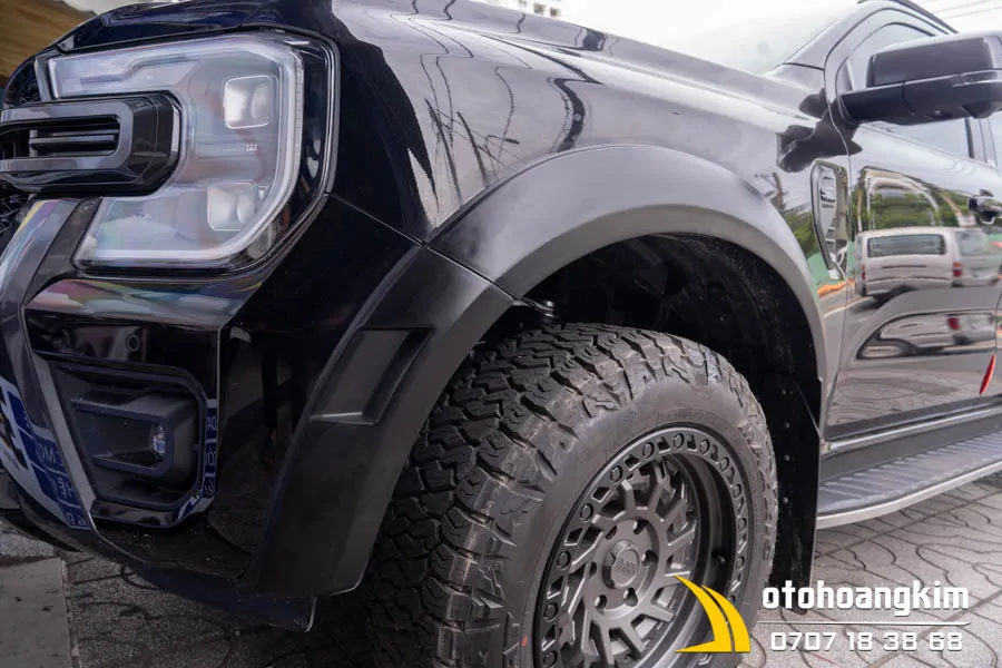 Ốp Cua Lốp Ford Ranger 2022 Bản Lớn Trơn Mẫu Mới - Ảnh 2