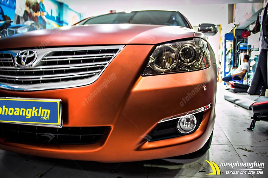 Dán đổi màu nâu mờ Toyota Camry - Ảnh 3
