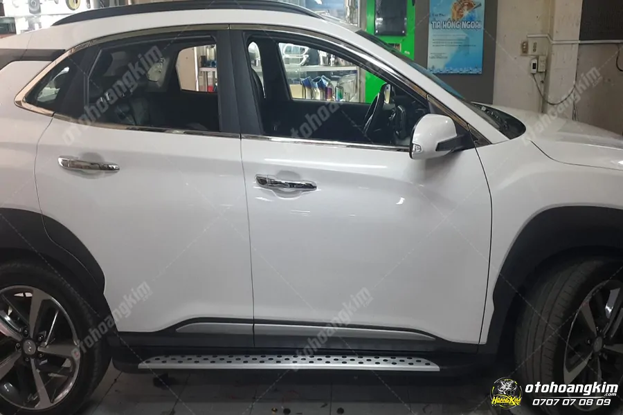 Bệ bước chân Hyundai Kona - Ảnh 2