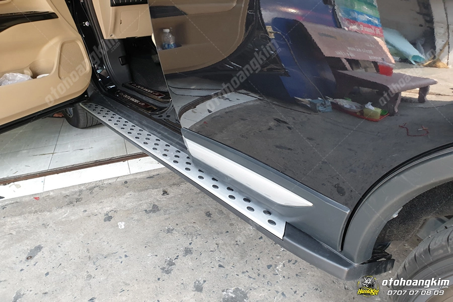 Bệ bước chân Mitsubishi Outlander - Ảnh 1