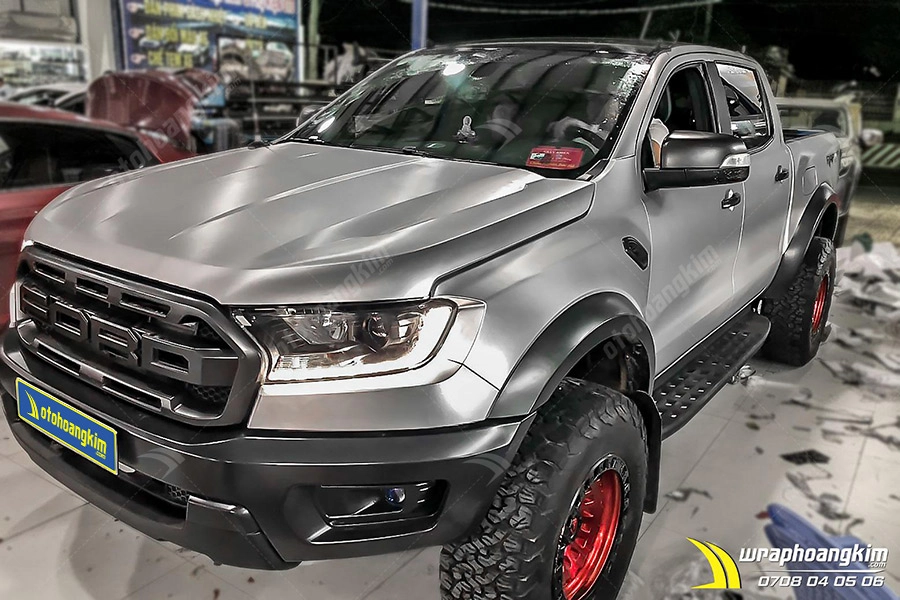Dán đổi màu bạc mờ Ford Ranger - Ảnh 1