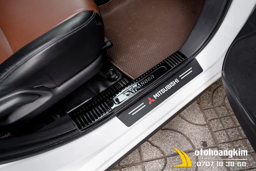 Nẹp Bước Chân Trong Mitsubishi Xpander Titan Mẫu Mới - Ảnh 2