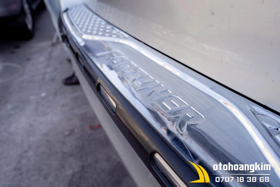 Chống trầy cốp sơn Toyota Fortuner [2012-2015] đen dày - Ảnh 1