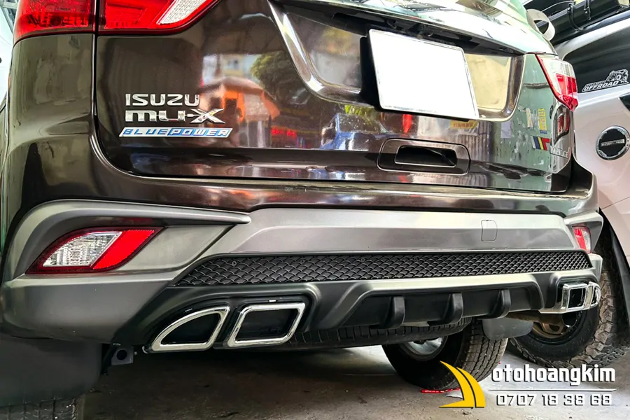 Lip Chia Pô Toyota Fortuner - Ảnh 2