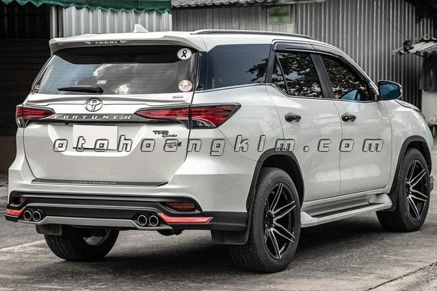 Body Kit Toyota Fortuner 04 - Ảnh 2
