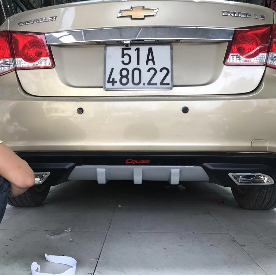 Lip Chia Pô Chevrolet Cruze - Ảnh 1