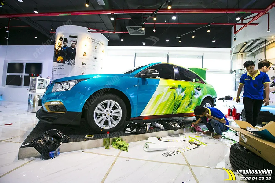 Dán đổi màu chuyển sắc Chevrolet Cruze - Ảnh 2
