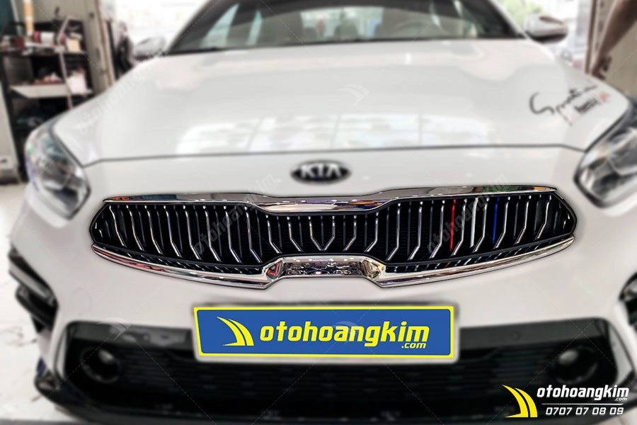 Mặt ca lăng Kia Cerato - Ảnh 1