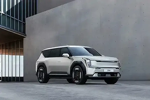 lo-dien-kia-ev9-trang-bi-hang-ghe-thu-2-co-the-xoay-180-do