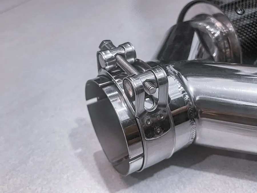  Pô Akrapovic đôi lòng xanh cho ô tô - Ảnh 3
