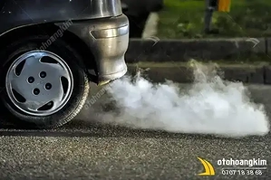 dau-hieu-canh-bao-dong-co-o-to-dang-yeu-dan