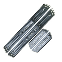 Nẹp Bước Chân Ngoài Toyota Raize Inox