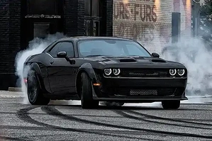 con-ma-den-huyen-thoai-thong-tri-giai-dua-xe-duong-pho-detroit-vao