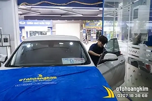 dan-film-cach-nhiet-cua-kinh-o-to-chong-nong-hieu-qua