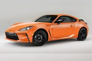 bang-gia-xe-toyota-thang-6-uu-dai-cho-khach-hang-mua-innova