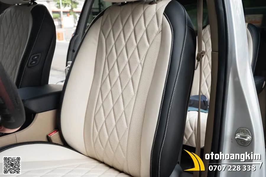 Bọc áo ghế da Nappa xe Sedona - Phối màu Trắng Đen hiện đại - Ảnh 7
