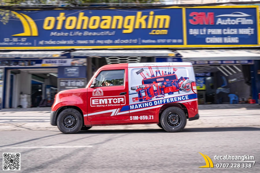 Dán tem quảng cáo xe EC Van - Thương hiệu EMTOP nổi bật - Ảnh 1