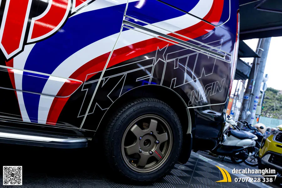 Dán tem trùm quảng cáo Ford Tourneo - Phong cách chuyên nghiệp - Ảnh 2