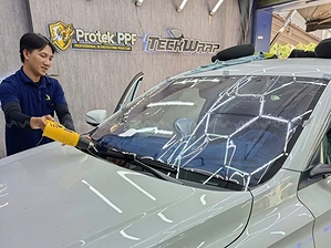 Phim cách nhiệt 3M CR BLK 50 kính lái cho MG 5