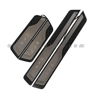 Nẹp bước chân ngoài CX5 2015+ có đèn nhựa đen 