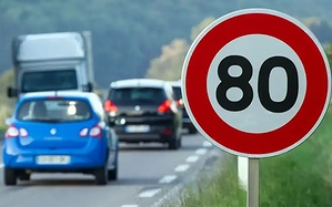 quy-dinh-toc-do-xe-o-to-moi-nhat-2026