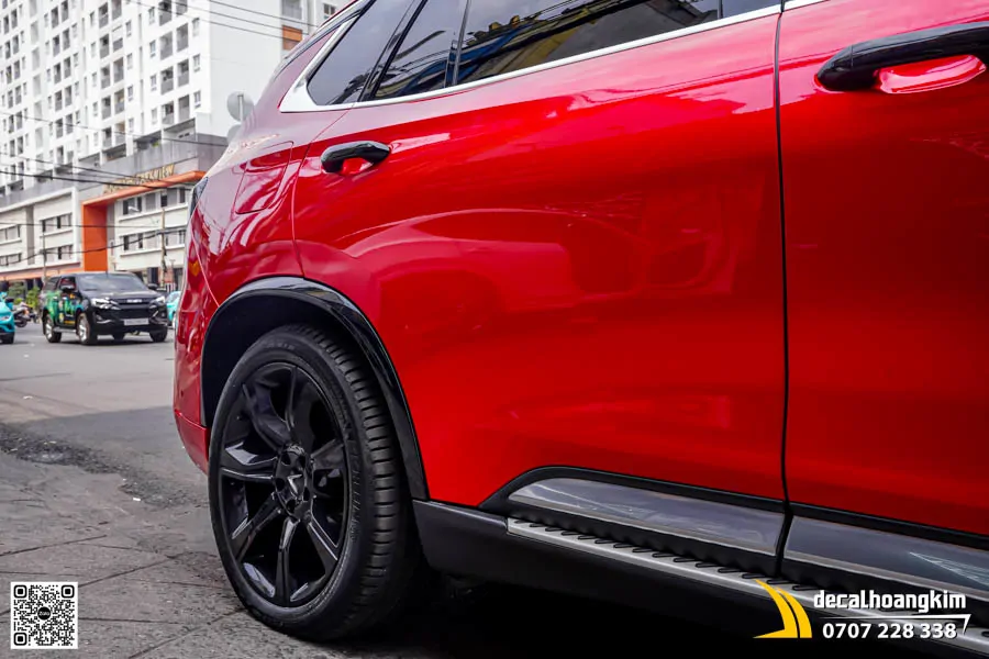 Vinfast Lux SA dán đổi màu đỏ - Ảnh 5