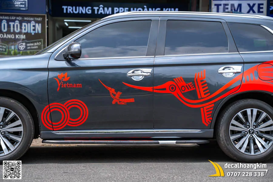 Dán tem xe in UV Outlander - Họa tiết Chim Lạc hào hùng - Ảnh 2