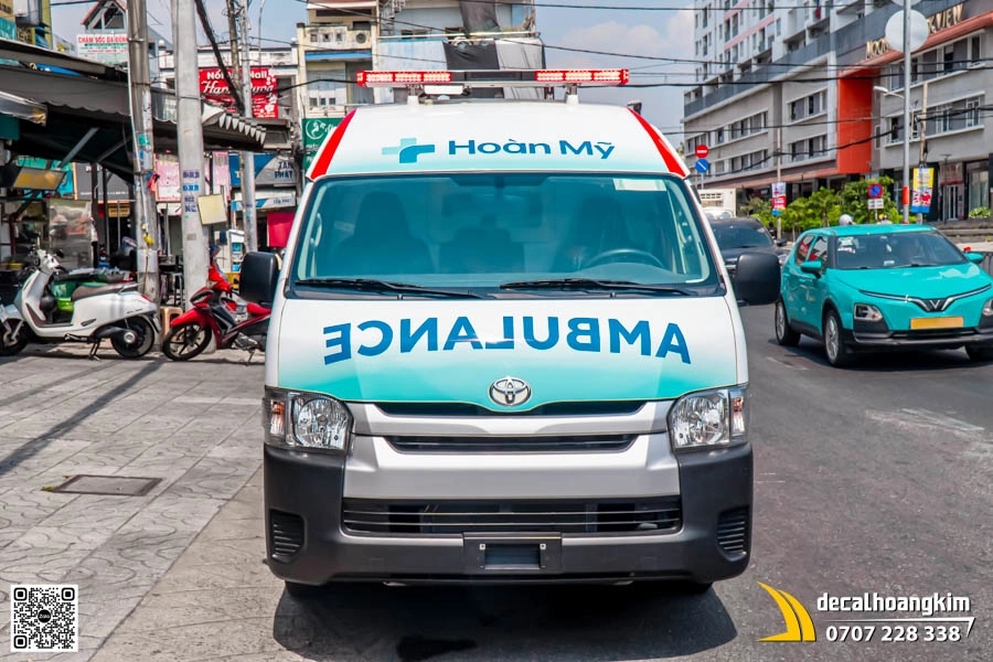 Dán tem quảng cáo Toyota Hiace Bệnh viện Hoàn Mỹ  - Ảnh 1