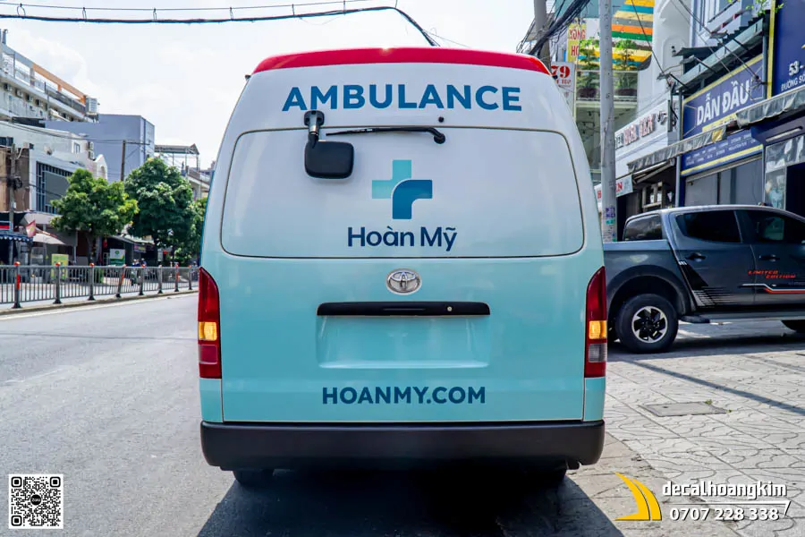 Dán tem quảng cáo Toyota Hiace Bệnh viện Hoàn Mỹ  - Ảnh 2