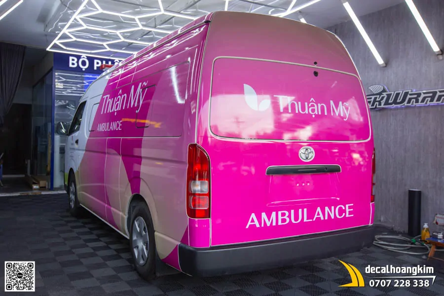 Dán tem quảng cáo Toyota Hiace - Mẫu Bệnh viện Thuận Mỹ hiện đại
 - Ảnh 2