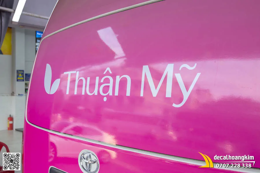 Dán tem quảng cáo Toyota Hiace - Mẫu Bệnh viện Thuận Mỹ hiện đại
 - Ảnh 3