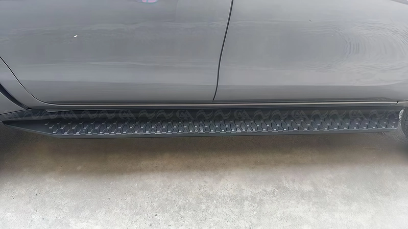 Bậc Lên Xuống Cơ Toyota Hilux 2026 - Tiện Nghi & An Toàn
