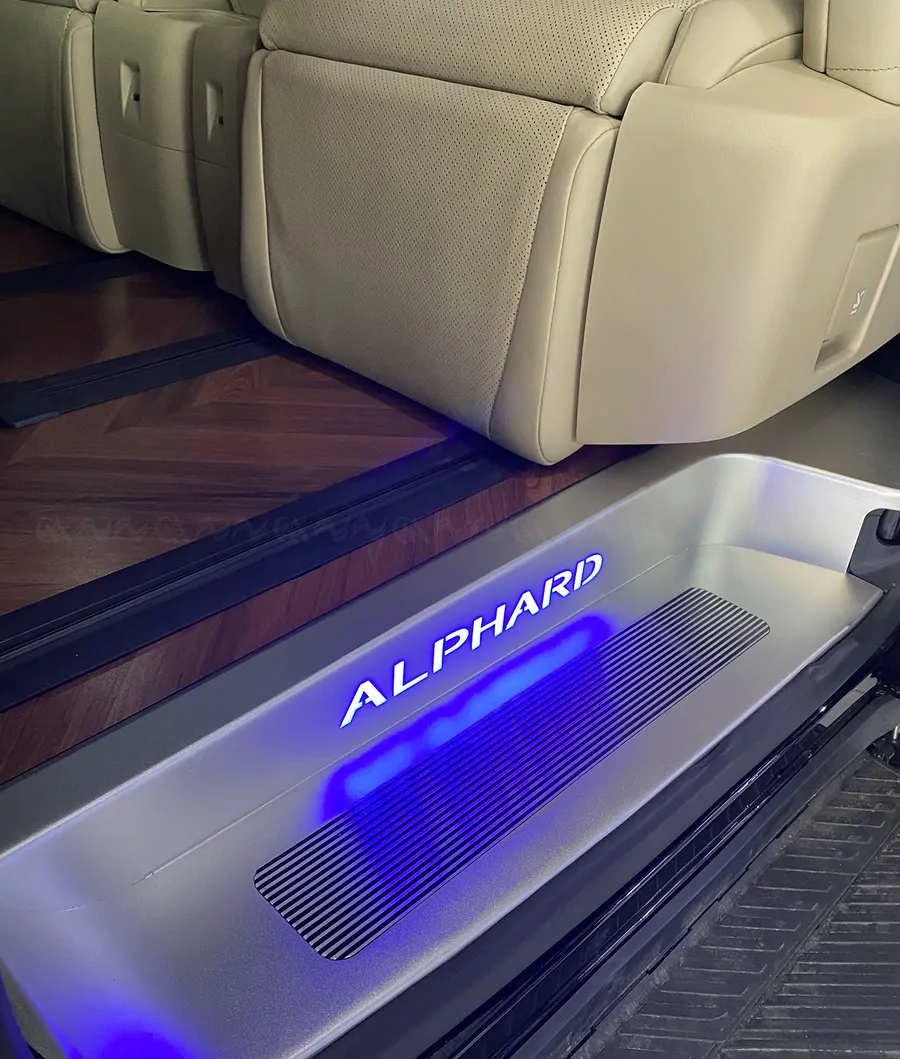  Nẹp bước chân trong Alphard có Led - Sang trọng & thẩm mỹ  - Ảnh 4