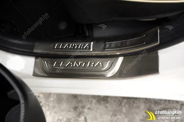 Nẹp Bước Chân Ngoài Hyundai Elantra Inox