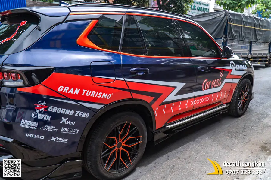 Tem Xe VinFast LuxSA Thiết Kế Thể Thao Độc Đáo - Ảnh 4